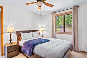 5 bedrooms, WiFi, bed sheets, wheelchair access