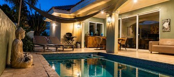 Salt Lake View - design villa with private pool in popular area