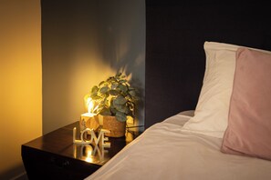 3 bedrooms, desk, iron/ironing board, travel crib - Salt Lake View - design villa with private pool in popular area (Jan Thiel)