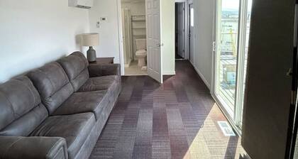 Private house. 1 bed 1 bath full kitchen. Remote location very private