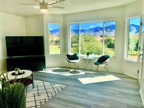 Smart TV, chimenea