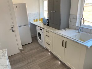 Fridge, microwave, oven, stovetop - NEW DAY PROPERTIES-Coastal Retreat-next to beach (South Shields)