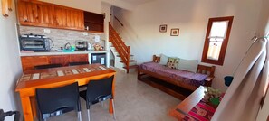 Mini réfrigérateur, plaque de cuisson, lave-vaisselle