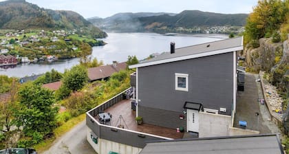 Modern apartment with fantastic mountain and fjord views!