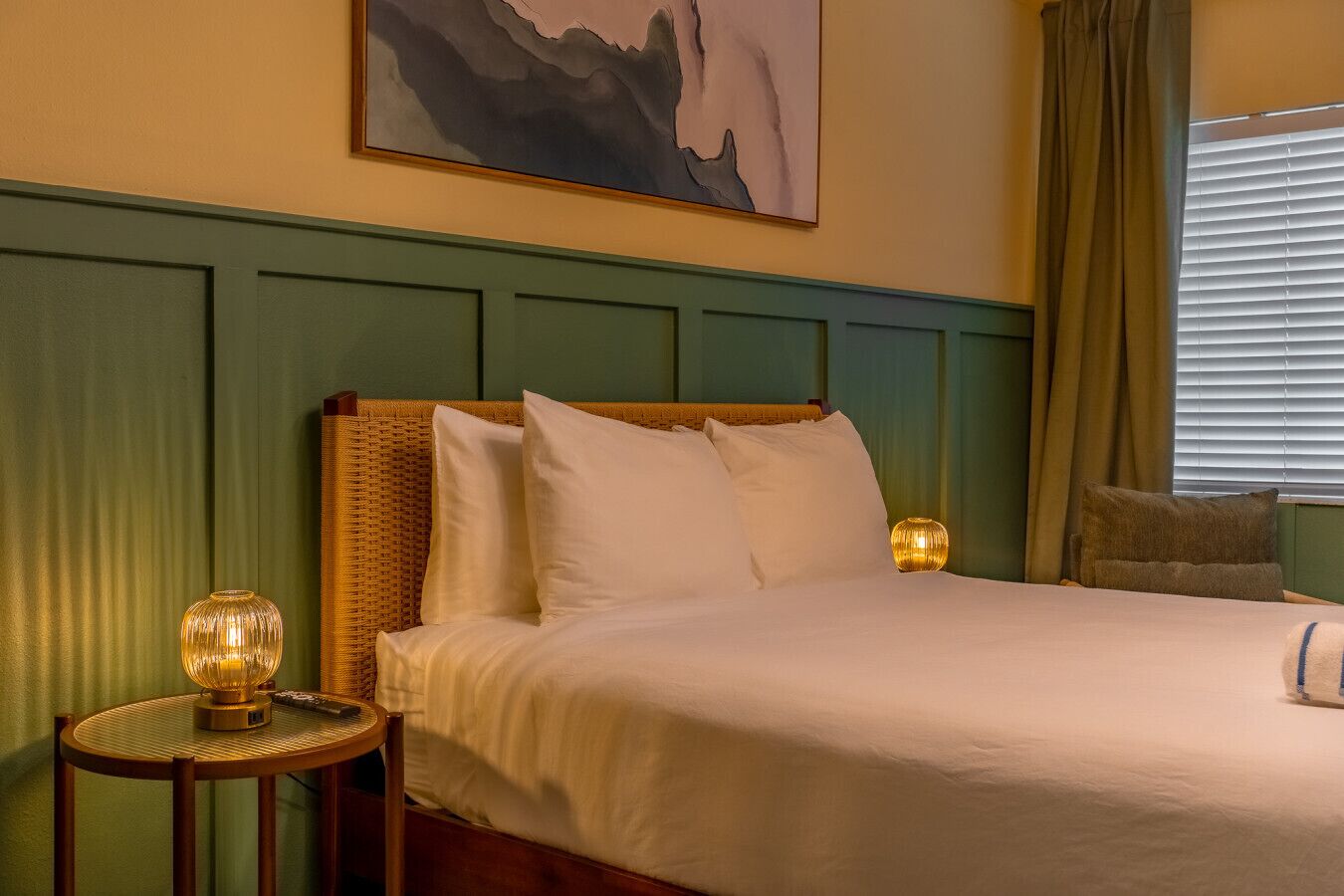 1 slaapkamer, een bureau, een strijkplank/strijkijzer, wifi