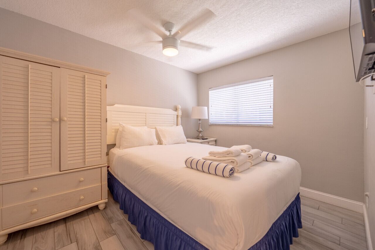 1 bedroom, desk, iron/ironing board, WiFi