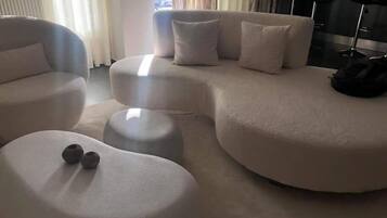 Executive Apartment | Living area