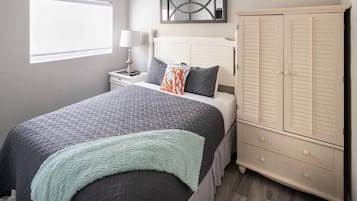 1 habitación, tabla de planchar con plancha, wifi y ropa de cama