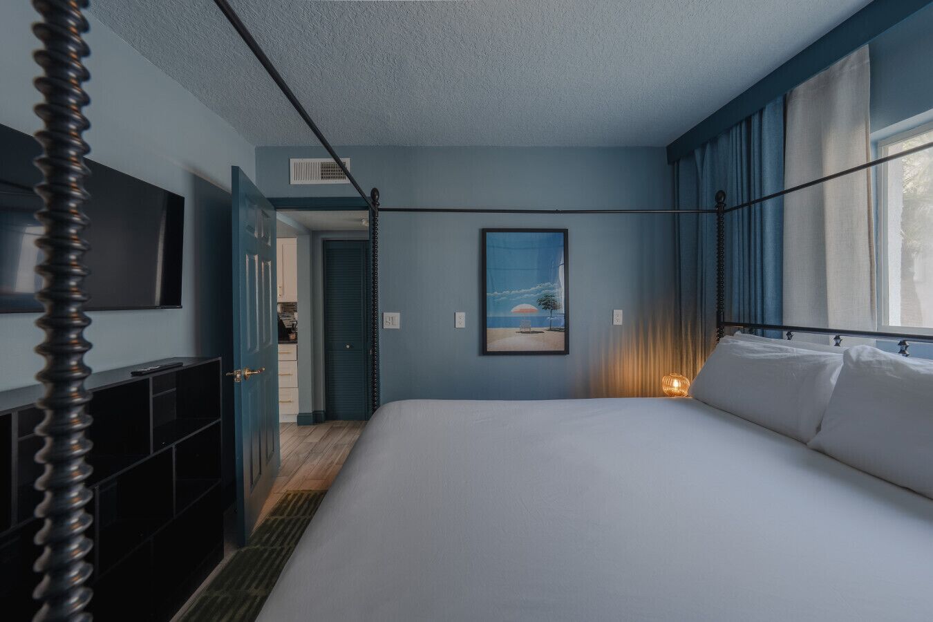 1 bedroom, desk, iron/ironing board, WiFi