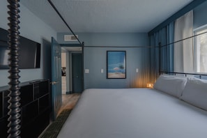 1 bedroom, desk, iron/ironing board, WiFi