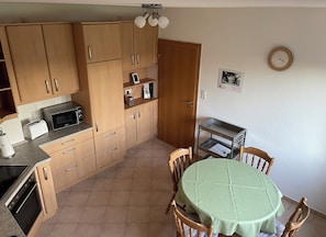 Fridge, microwave, oven, stovetop - Summer dream in the Hasetal / Holiday home Becksvoort-Noll, barrier-free. (Löningen)