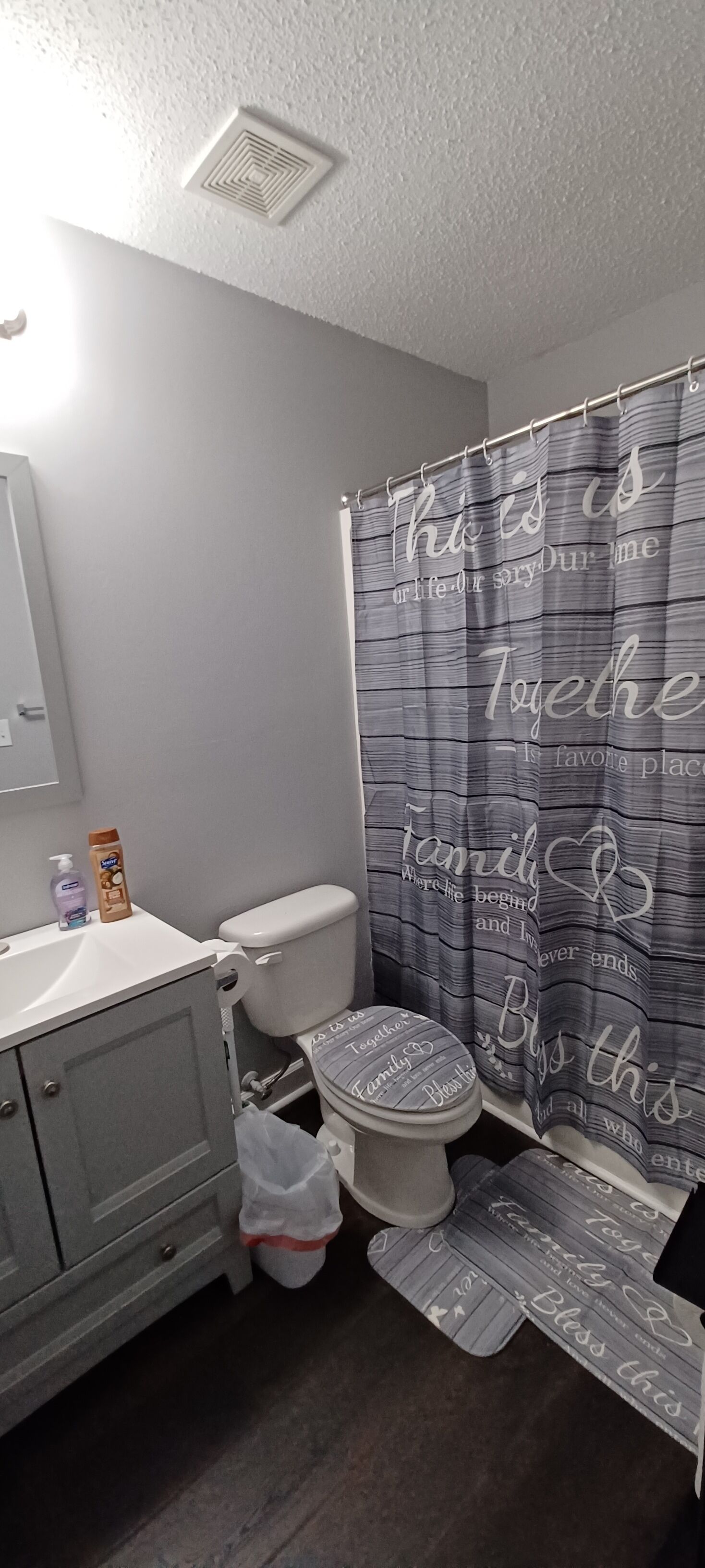 Beautiful three bedroom home, quiet neighborhood