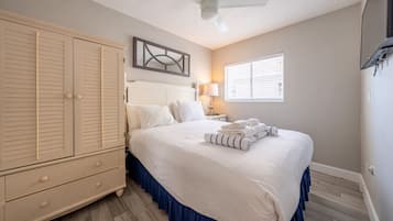 1 sovrum, skrivbord, strykjÀrn/strykbrÀda och wi-fi