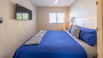 1 bedroom, desk, iron/ironing board, WiFi