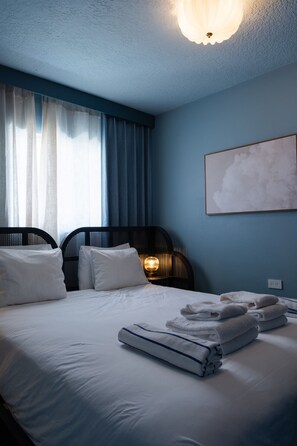 1 chambre, bureau, fer et planche à repasser, Wi-Fi