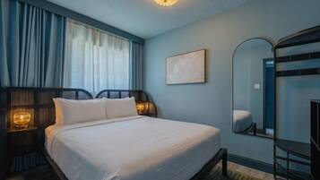 1 bedroom, desk, iron/ironing board, WiFi