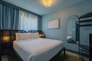 1 bedroom, desk, iron/ironing board, WiFi