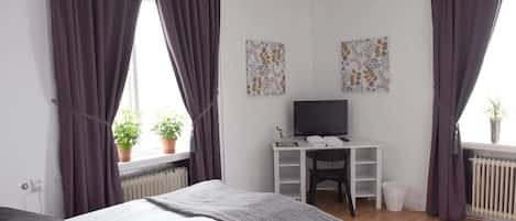 Standaard kamer, 1 twee- of 2 eenpersoonsbedden | Een bureau, een laptopwerkplek, gratis wifi