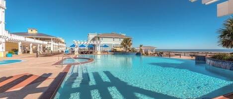 حمّام سباحة مُدفَّأ