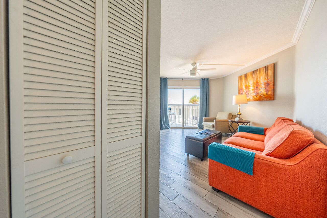 Een televisie en een kantoor