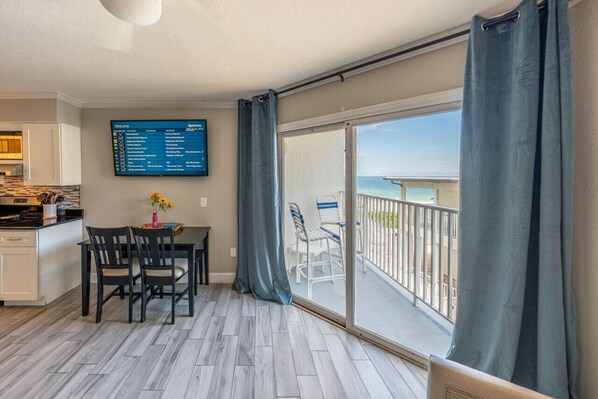 Interior - Condo On The Beach - Ocean Side View Balcony (Belleair Beach)