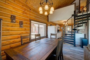 Dining - Foothill Trail Cabin (Madison County)