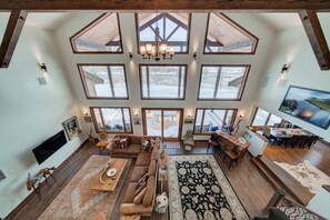 Televisión, chimenea