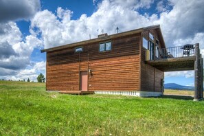Exterior - 2-bedroom cabin with views of the Madison River! (Madison County)