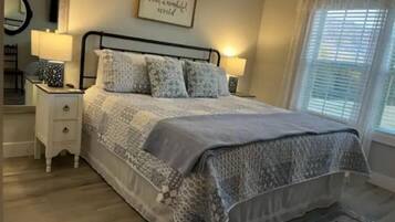 1 chambre, bureau, fer et planche Ă repasser, lit parapluie