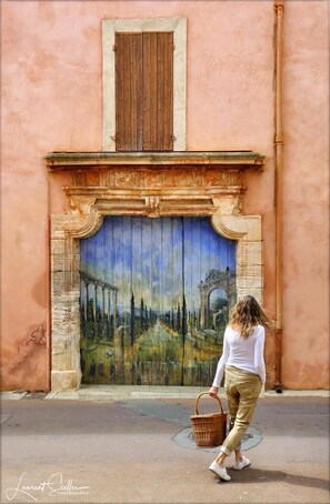 Exterior detail - Spacious house in authentic Luberon (Saint-Martin-de-Castillon)