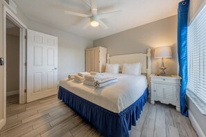 1 bedroom, desk, iron/ironing board, WiFi