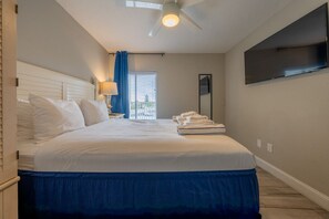 1 bedroom, desk, iron/ironing board, WiFi