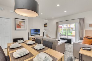 Interior - 2 Bedrooms / 2.5 Bathrooms / Encantada (3020 BP) (Kissimmee)