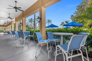 Outdoor dining - 2 Bedrooms / 2.5 Bathrooms / Encantada (3020 BP) (Kissimmee)