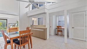 Dining - Hidden Gem with Private Beach, Walk to Siesta Key Village (Siesta Key)
