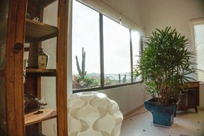 Interior - Breathtaking view, privacy, private pool, 10 min to beaches, restaurants, city!! (Willemstad)