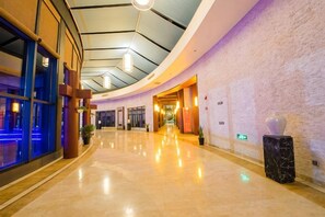 Unclassified image, 3 of 95, button - Scholars Hotel (Tongzhou Bay Business Center Yacht Club) (Nantong)