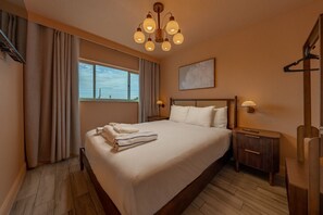 1 habitación, escritorio, tabla de planchar con plancha y wifi