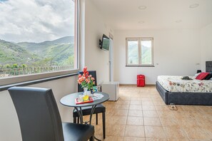 1 habitación, wifi y ropa de cama