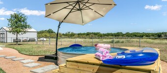 4/2 Ranch | Hot Tub | Full Kitchen | Family Friendly | Pets Allowed w/ Fee