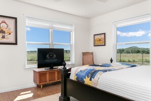 4 slaapkamers, een strijkplank/strijkijzer, gratis wifi, beddengoed