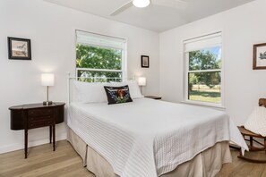 4 bedrooms, iron/ironing board, free WiFi, bed sheets - 4/2 Ranch | Hot Tub | Full Kitchen | Family Friendly | Pets Allowed w/ Fee (Fredericksburg)