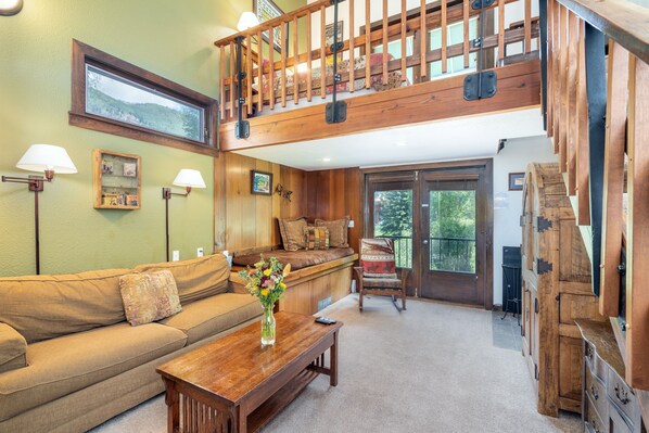 Studio | Living area