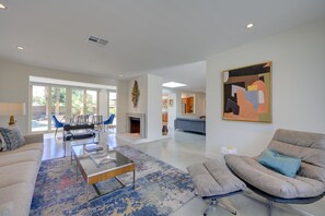 Smart TV, fireplace, smart speakers