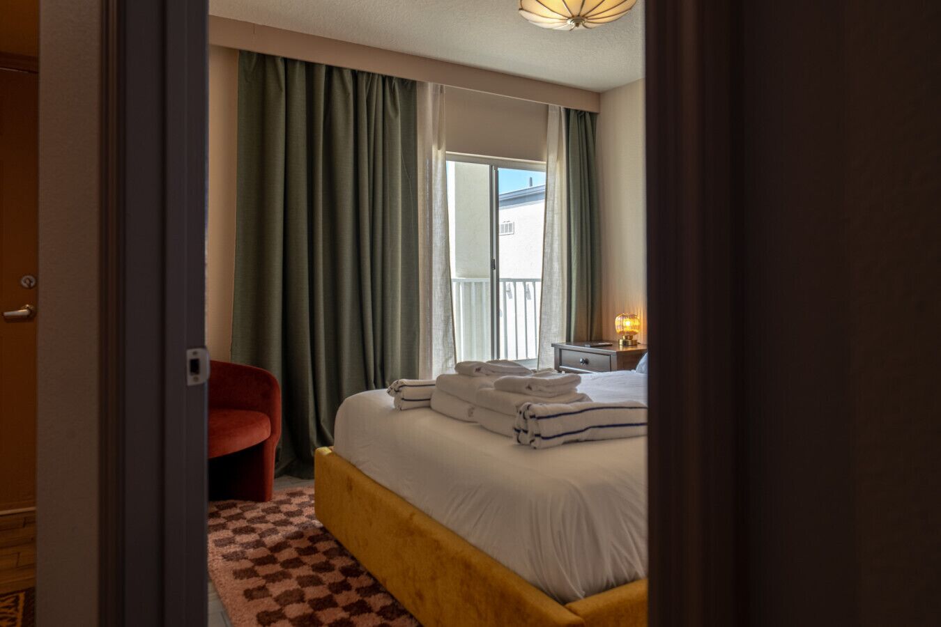 1 chambre, bureau, fer et planche à repasser, Wi-Fi