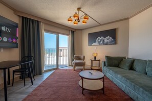 Televisión y oficina 