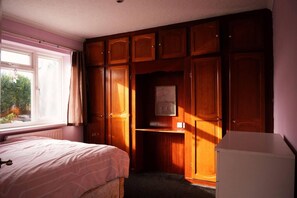 3 bedrooms, free WiFi, bed sheets