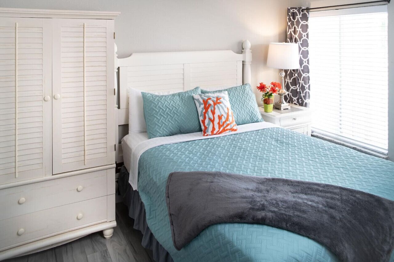 1 bedroom, desk, iron/ironing board, WiFi