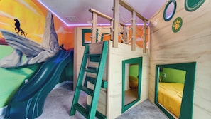 Deluxe Room | 7 bedrooms, free WiFi