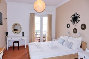 Premier Apartment | Pillowtop beds, free WiFi